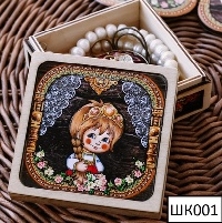 Шкатулка Всякая Невеста в красном 8.5х8,5х4_1